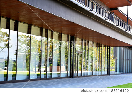 Fukuoka Prefecture Yanagawa Citizens' Cultural Center "Water Capital Yanagawa" 82316300