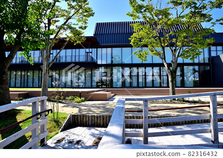 Fukuoka Prefecture Yanagawa Citizens' Cultural Center "Water Capital Yanagawa" 82316432