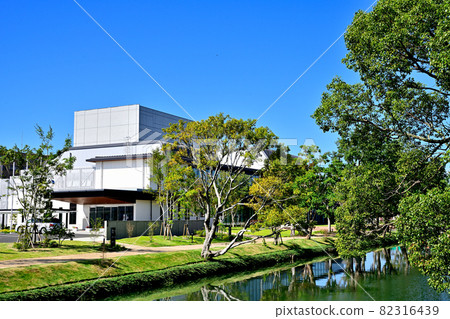 Fukuoka Prefecture Yanagawa Citizens' Cultural Center "Water Capital Yanagawa" 82316439