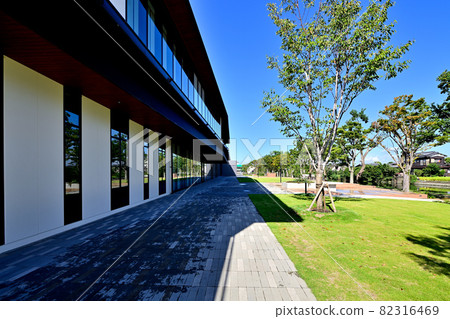 Fukuoka Prefecture Yanagawa Citizens' Cultural Center "Water Capital Yanagawa" 82316469