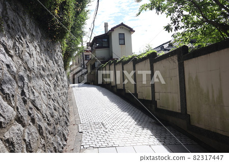 風景圖62 Amazon.com: Design Art Closed Window to Blue Seascape