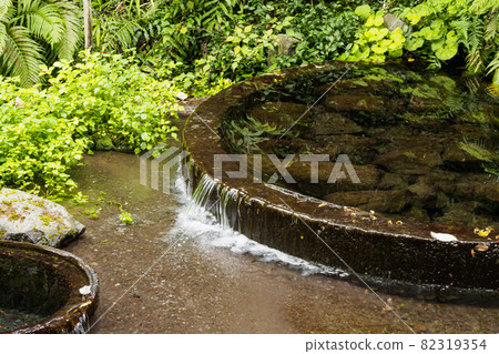 Autumn of Kakita River springs 82319354