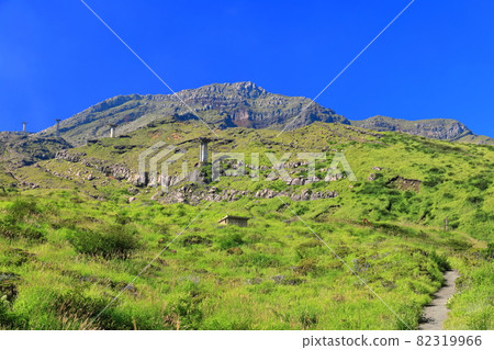 [Kumamoto Prefecture] Mt. Aso and Sensuikyo under clear skies 82319966