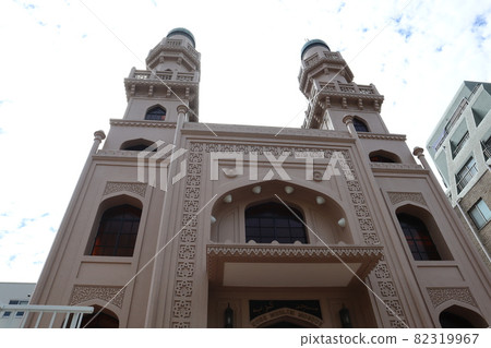 Scenery with a mosque looking up 82319967