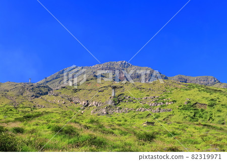 【熊本縣】晴空下的阿蘇山和淺水峽 82319971