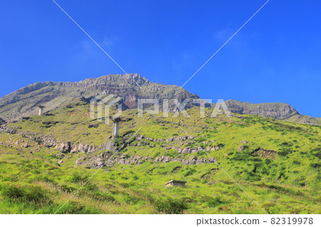 [Kumamoto Prefecture] Mt. Aso and Sensuikyo under clear skies 82319978
