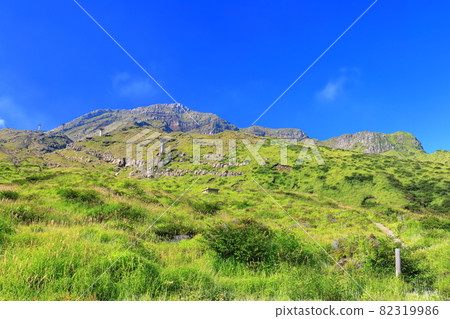 [Kumamoto Prefecture] Mt. Aso and Sensuikyo under clear skies 82319986