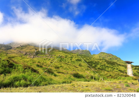 [Kumamoto Prefecture] Mt. Aso and Sensuikyo under clear skies 82320048