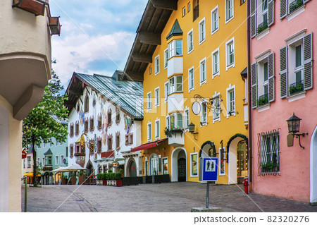 Street in Kitzbuhel, Austria Street in Kitzbuhel, Austria 82320276