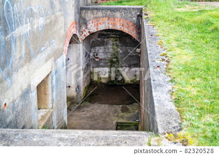 The ruins of Lenan Head fort at the north coast of County Donegal, Ireland. 82320528