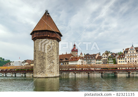 Kapellbrucke (Chapel Bridge), Lucerne, Switzerland Kapellbrucke (Chapel Bridge), Lucerne, Switzerland 82321135