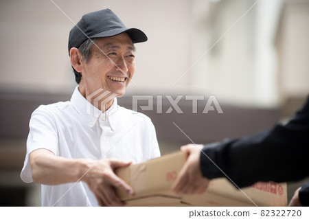 送貨上門，配送，中年男士 82322720