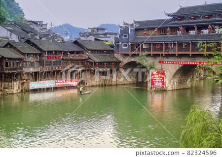 中國湖南鳳凰 中國湖南鳳凰 82324596