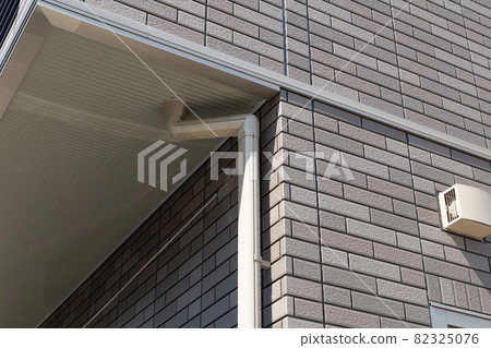 Rain gutter of a new house 82325076