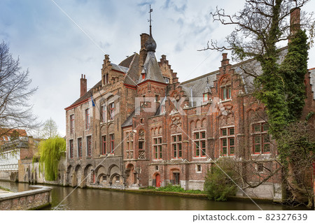 View of Bruges canal, Belgium 82327639