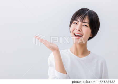 年輕的女士的肖像 年輕的女士的肖像 82328582