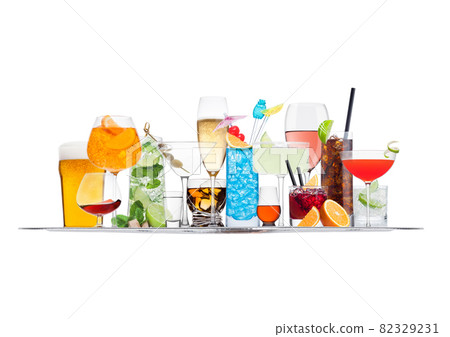 Female hand holds stainless steel catering tray 82329231