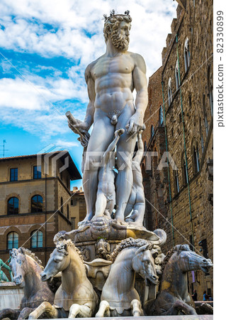 The Fountain of Neptune in Florence The Fountain of Neptune in Florence 82330899