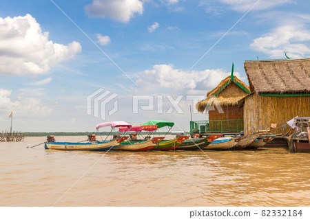 Floating village in Cambodia Floating village in Cambodia 82332184