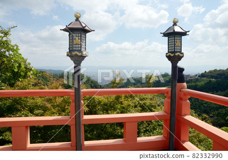 Scenery from the main hall stage of Chogosonshiji Temple, Ikoma-gun, Nara Prefecture Scenery from the main hall stage of Chogosonshiji Temple, Ikoma-gun, Nara Prefecture 82332990