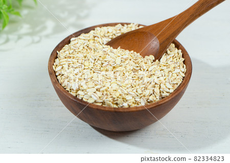 Barley (Vitamin: Vitamin B1 and B2 added) 82334823
