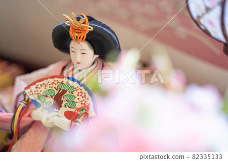 一個娃娃 82335133