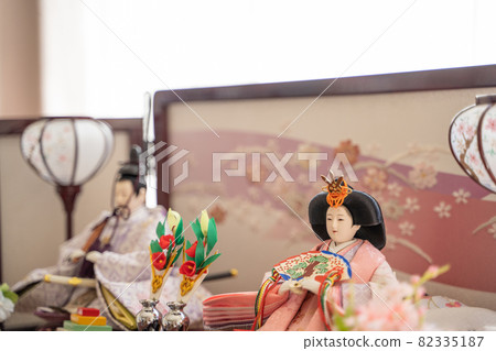 A doll A doll 82335187