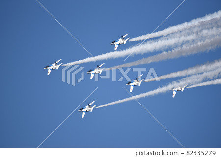 T-4 blue impulse 82335279