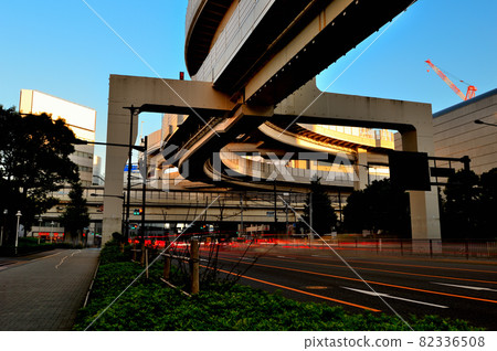 Evening view of Tokyo Metropolitan Expressway Nishi-Shinjuku Junction Evening view of Tokyo Metropolitan Expressway Nishi-Shinjuku Junction 82336508