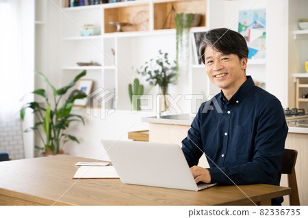 Middle man during telework Middle man during telework 82336735