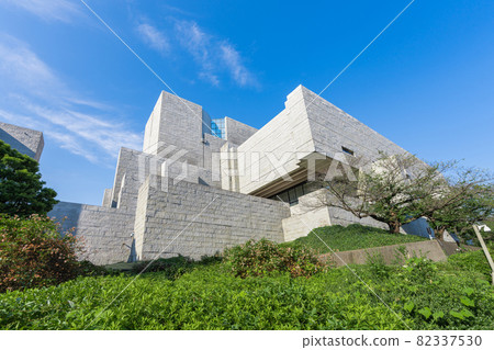 Supreme Court    82337530