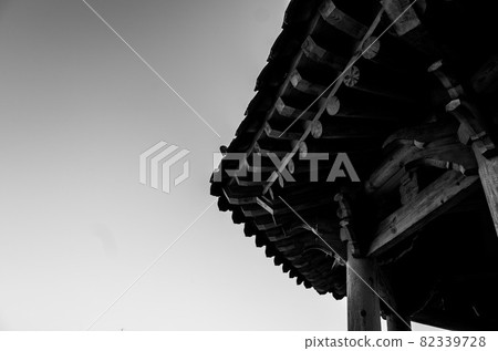 涼亭下的景色 涼亭下的景色 82339728