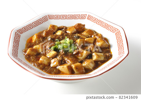 Photographed Sichuan Mapo tofu with a lot of tofu on a white background Photographed Sichuan Mapo tofu with a lot of tofu on a white background 82341609