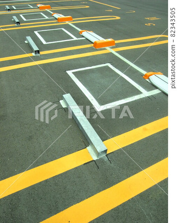 New coin parking lot 82343505