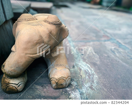 Antique decorative items decorate in restaurant Antique decorative items decorate in restaurant 82344204