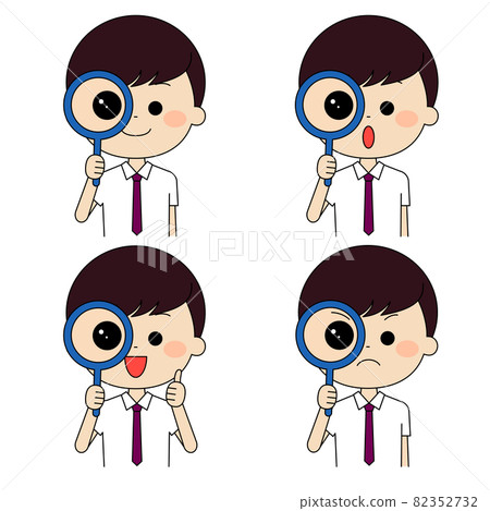 男學生用放大鏡看細節 82352732