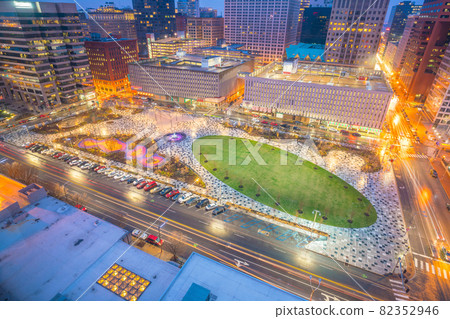 St. Louis downtown skyline at twilight 82352946