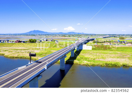 Kougawa高速公路在中央路（Joso交匯處附近）的郊區與筑波在後台拍攝 82354562