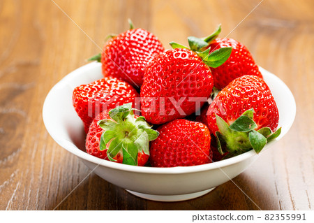 A lot of strawberries A lot of strawberries 82355991