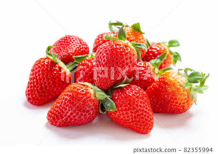 Lots of strawberries white background 82355994