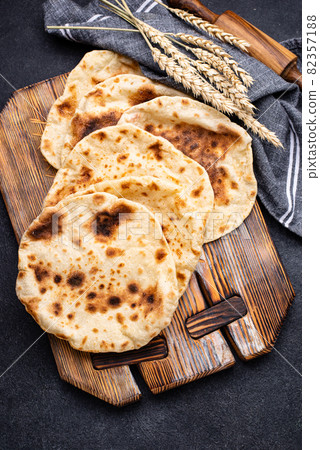 Pita bread, traditional Jewish food Pita bread, traditional Jewish food 82357188