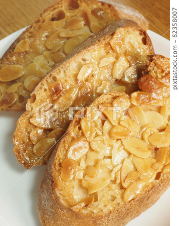 Almond rusk 82358007