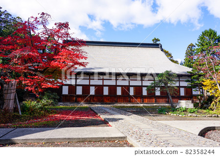 Choshoji 本堂的秋葉（青森縣弘前市） 82358244