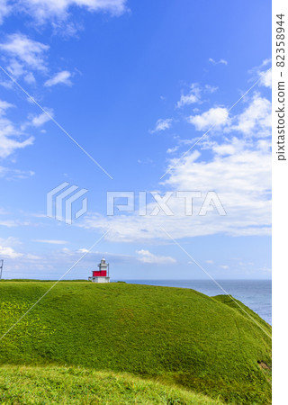 北海道東部的落石岬和燈塔 北海道東部的落石岬和燈塔 82358944