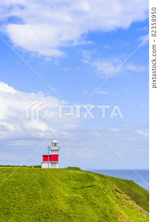 北海道東部的落石岬和燈塔 北海道東部的落石岬和燈塔 82358950