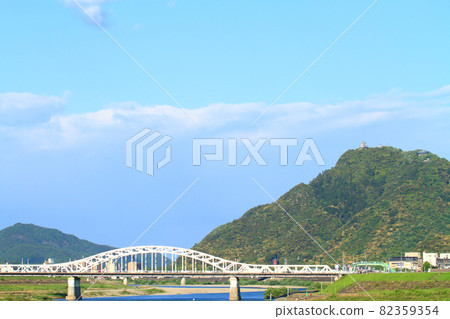 Scenery of Gifu City, Mt. Kinka and Chusetsu Bridge Scenery of Gifu City, Mt. Kinka and Chusetsu Bridge 82359354