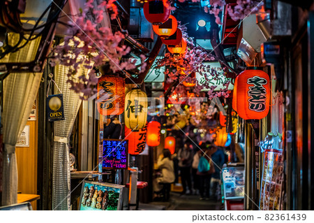 東京的新宿西口 / Omoide Yokocho 賽博朋克形象 東京的新宿西口 / Omoide Yokocho 賽博朋克形象 82361439