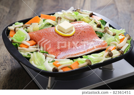 promptly-fried salmon 82361451