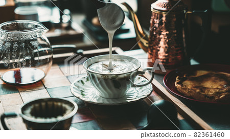 Making wiener coffee for breakfast 82361460