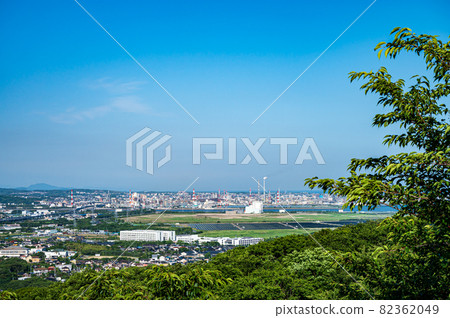 夏天藍天下的宇部都市風景 82362049